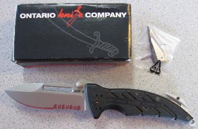 Нож XR-1 Black Folder - Serrated